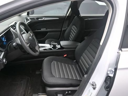 Used 2015 Ford Fusion SE FWD image 18