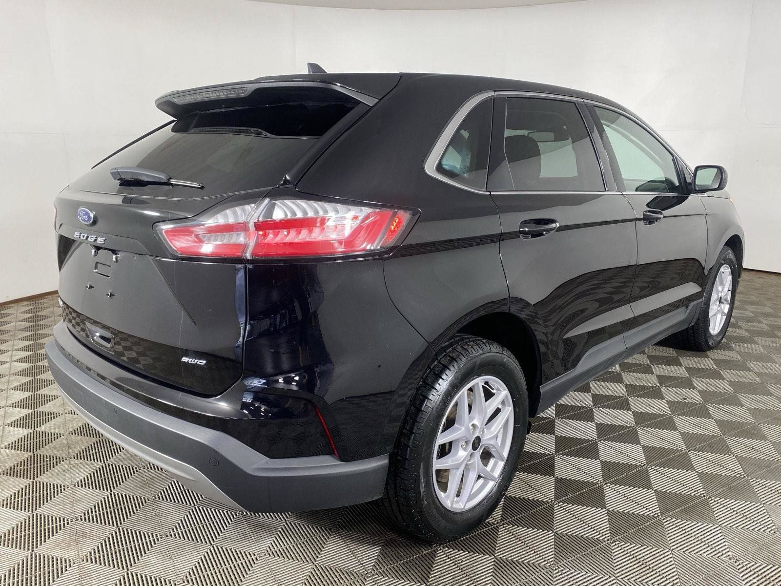 Used 2023 Ford Edge SEL w/ Convenience Package AWD/4WD image 8