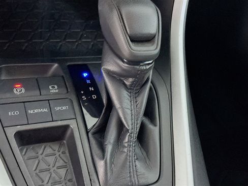 Used 2021 Toyota RAV4 XLE image 25