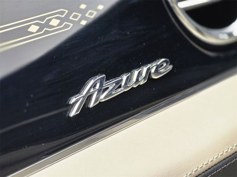 Used 2023 Bentley Bentayga Extended Wheelbase image 45