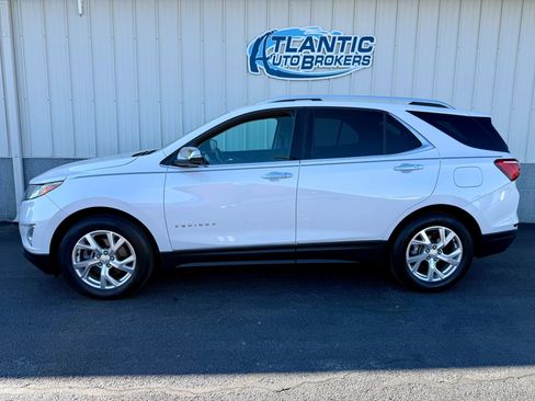 Used 2018 Chevrolet Equinox LT image 2