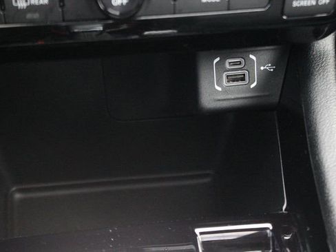 Used 2024 Jeep Compass Limited w/ High Altitude Package image 10