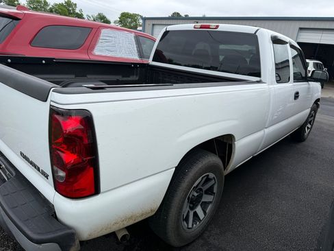 Used 2007 Chevrolet Silverado 1500 W/T RWD image 8