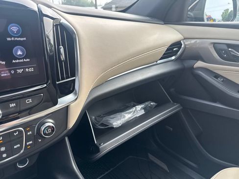 Used 2023 Chevrolet Traverse LT w/ LT Premium Package AWD/4WD image 46
