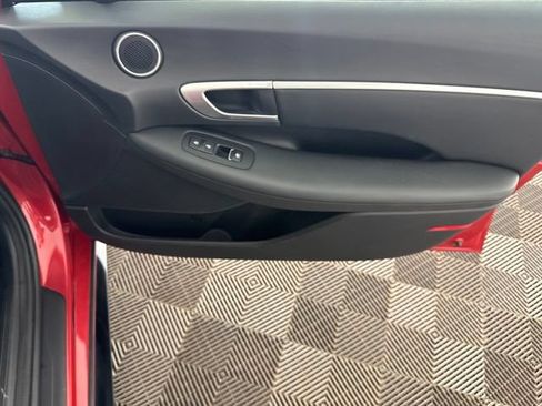 Used 2021 Hyundai Sonata SEL w/ Preferred Accessory Package FWD image 19