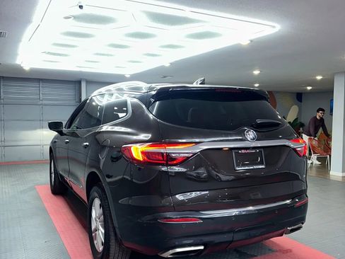 Used 2018 Buick Enclave Essence image 3