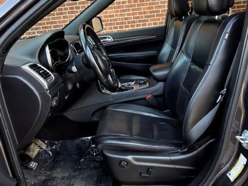 Used 2020 Jeep Grand Cherokee Limited w/ Luxury Group II image 12