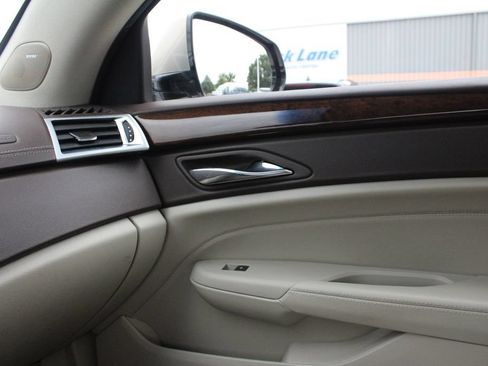 Used 2011 Cadillac SRX Luxury FWD image 21