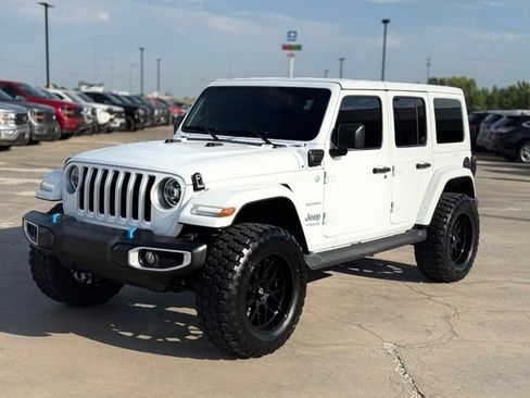 Used 2022 Jeep Wrangler Unlimited Sahara w/ Cold Weather Group AWD/4WD image 4