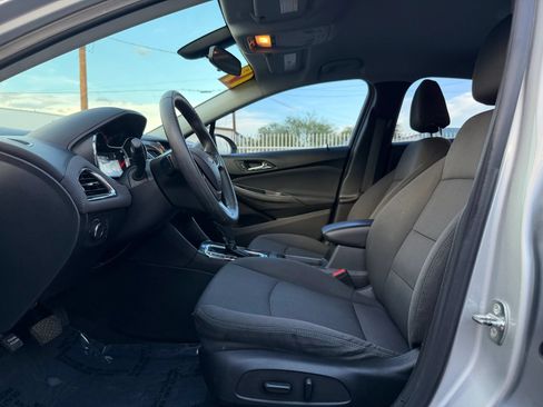 Used 2019 Chevrolet Cruze LT w/ Convenience Package FWD image 9