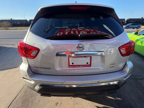 Used 2017 Nissan Pathfinder SL image 26