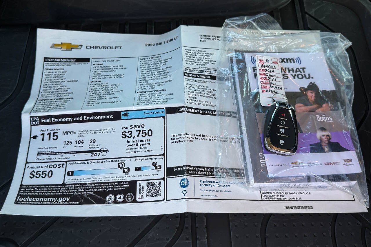Used 2022 Chevrolet Bolt EUV LT w/ Convenience Package FWD image 35