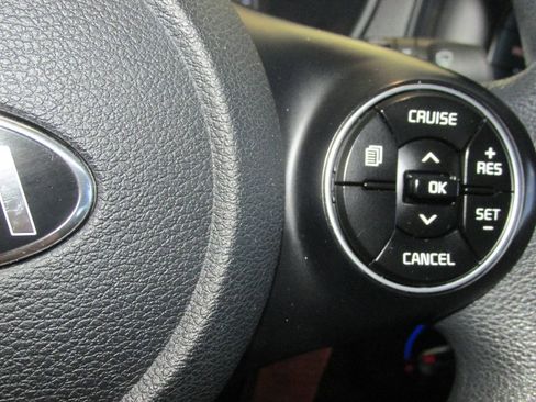 Used 2020 Kia Soul LX image 16