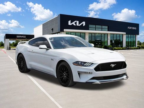 Used 2020 Ford Mustang GT Premium w/ GT Performance Package RWD image 3