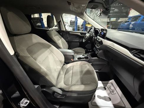Certified 2022 Ford Escape SE w/ Convenience Package image 19