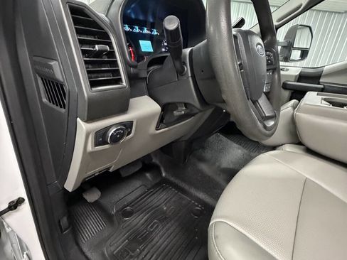 Used 2020 Ford F450 XL w/ Power Equipment Group image 40