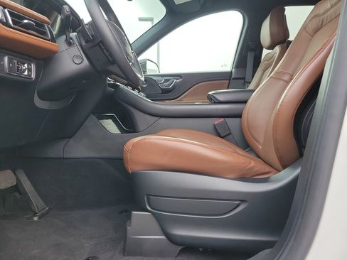 Certified 2020 Lincoln Aviator Reserve w/ Elements Package Plus image 17