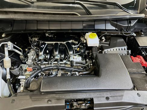 Used 2025 Nissan Pathfinder SL image 36