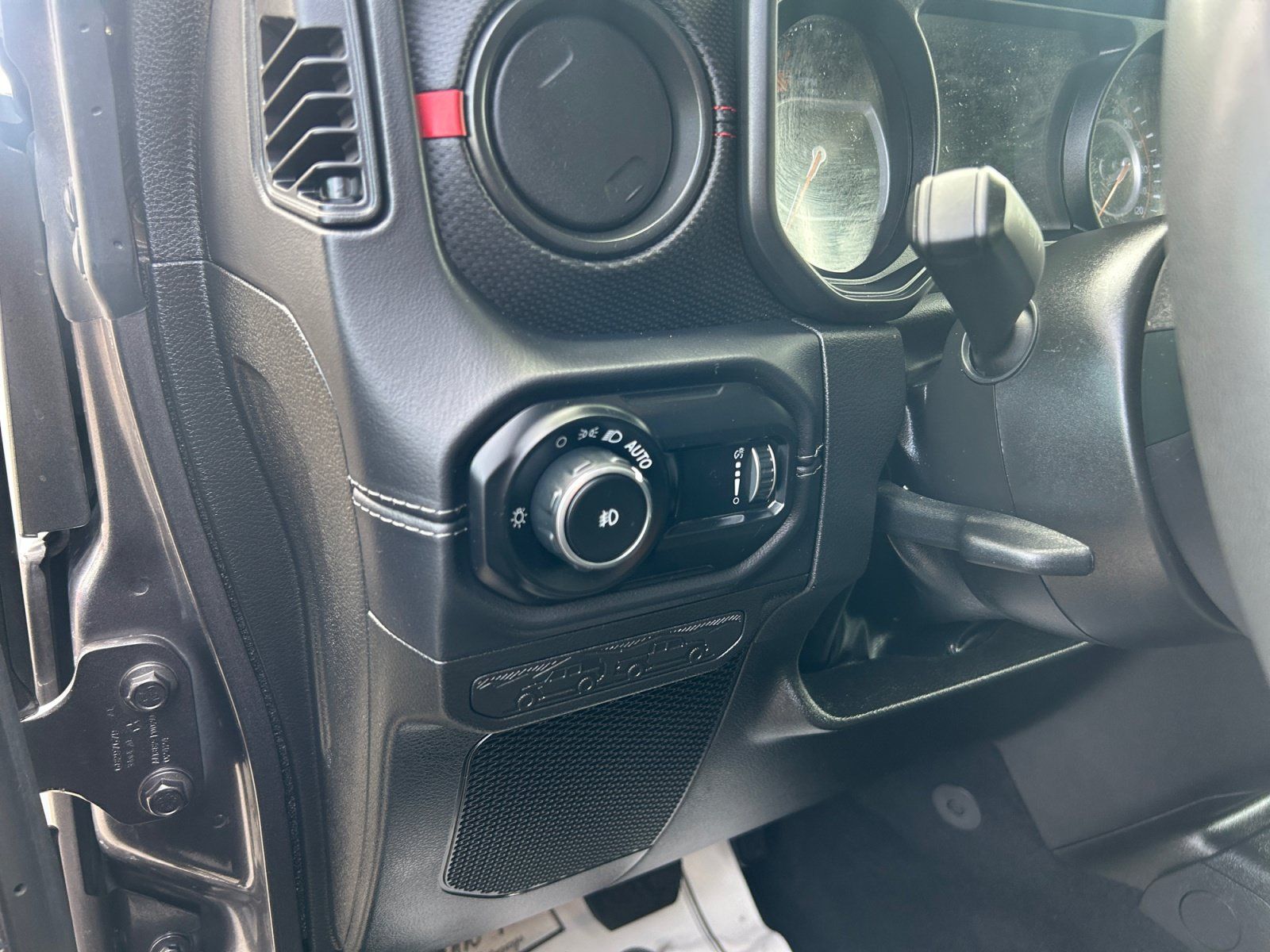 Used 2025 Jeep Wrangler Unlimited Rubicon AWD/4WD image 12