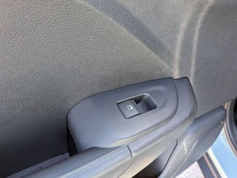 Used 2025 Hyundai Venue SEL FWD image 26
