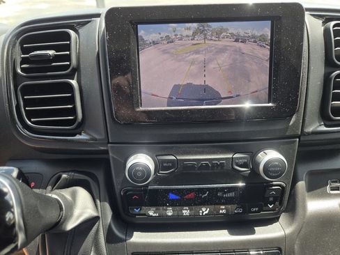 Used 2025 RAM ProMaster 2500 w/ U-Haul Equipment Group FWD image 13