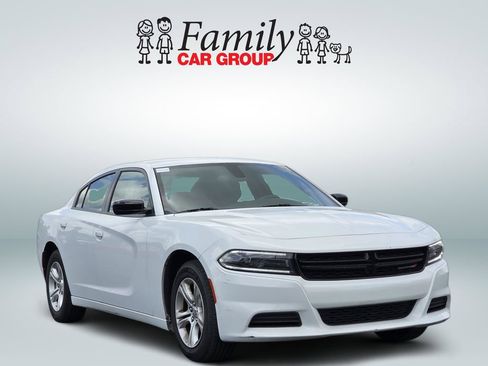 Used 2023 Dodge Charger SXT RWD image 2