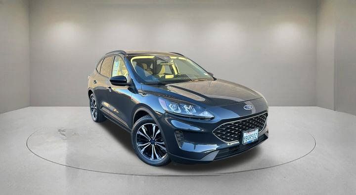 Certified 2022 Ford Escape SE w/ SE Sport Appearance Package FWD image 1