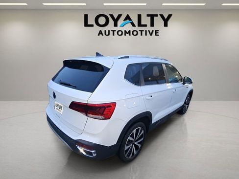 Used 2024 Volkswagen Taos SE image 5