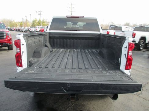 Used 2024 Chevrolet Silverado 2500 Custom w/ Custom Value Package image 7