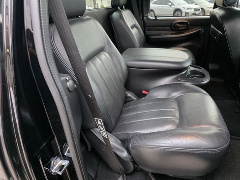 Used 2002 Lincoln Blackwood RWD image 38
