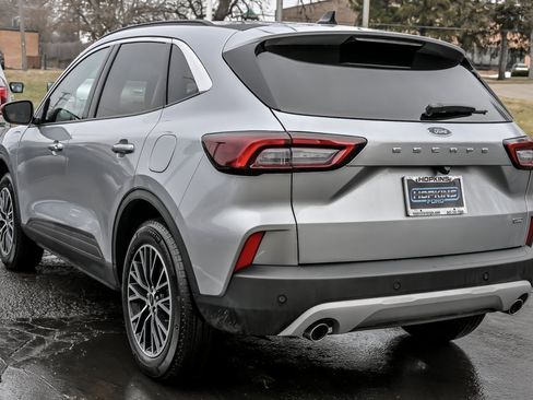 Used 2024 Ford Escape SE image 6