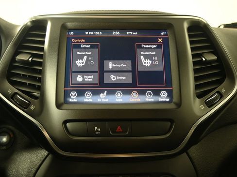 Used 2019 Jeep Cherokee Trailhawk w/ Cold Weather Group AWD/4WD image 28