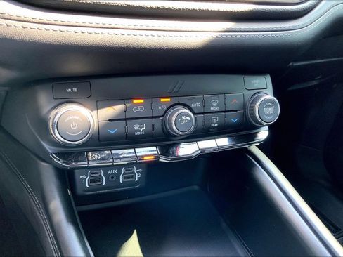 Used 2021 Dodge Durango SXT w/ 3rd Row Seating Group RWD image 31