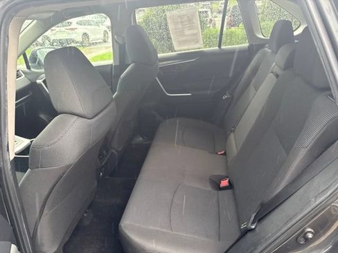 Used 2022 Toyota RAV4 LE AWD/4WD image 25