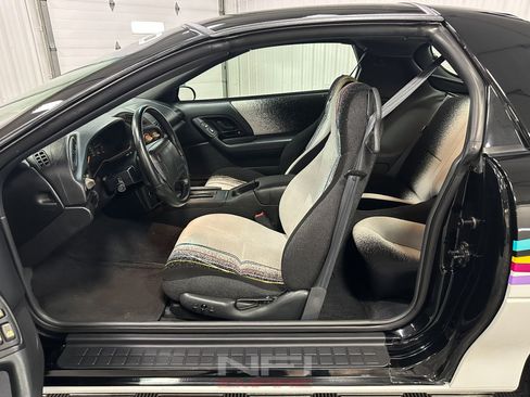 Used 1993 Chevrolet Camaro Z28 RWD image 32