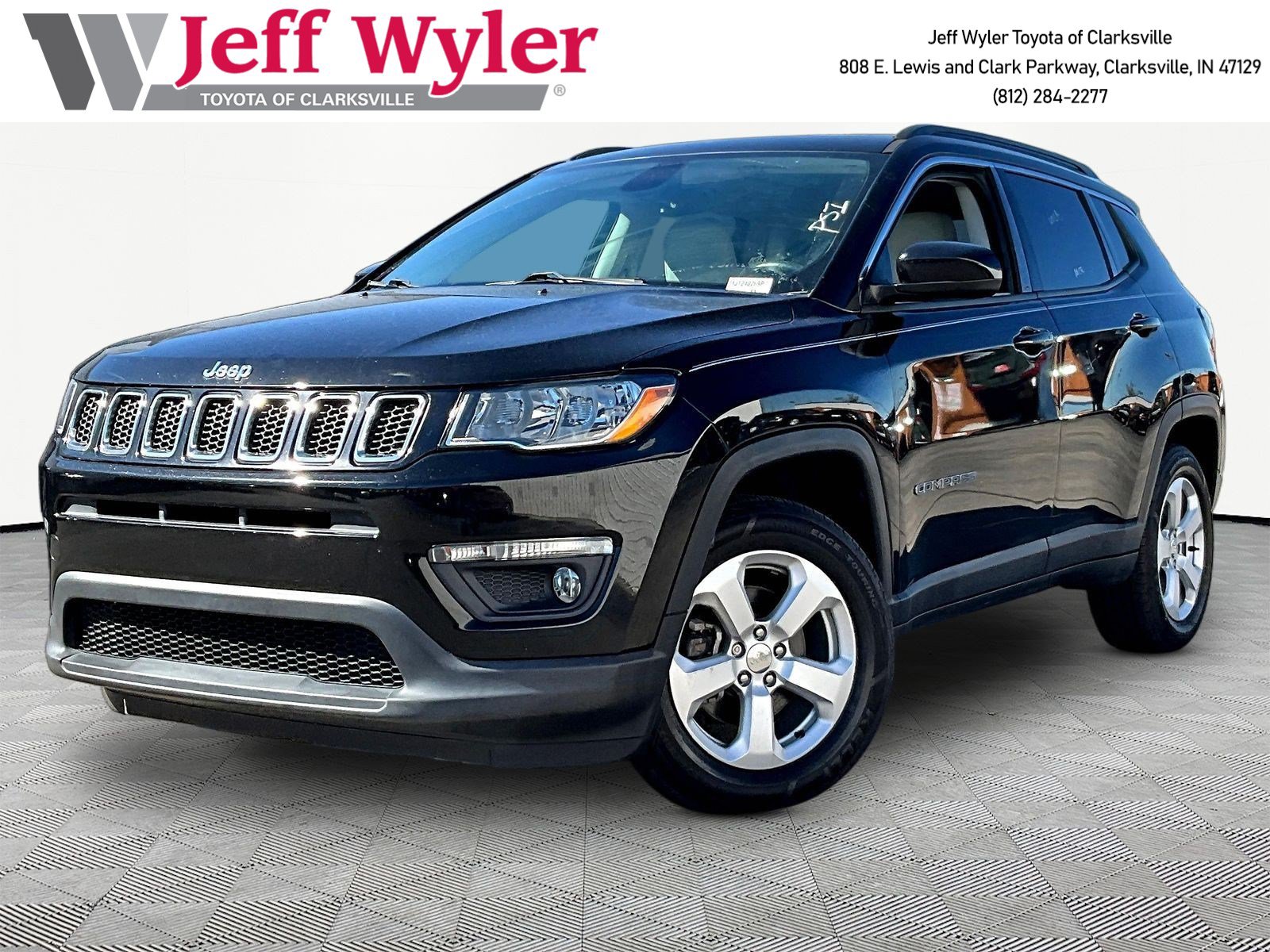 Used 2018 Jeep Compass Latitude w/ Popular Equipment Group FWD image 1