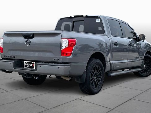 Used 2019 Nissan Titan SV w/ SV Convenience Package image 12