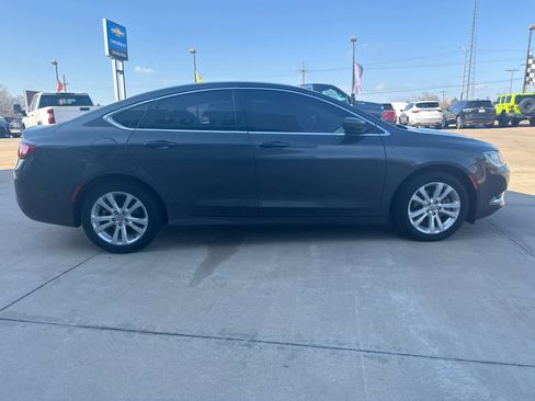 Used 2016 Chrysler 200 Limited image 6