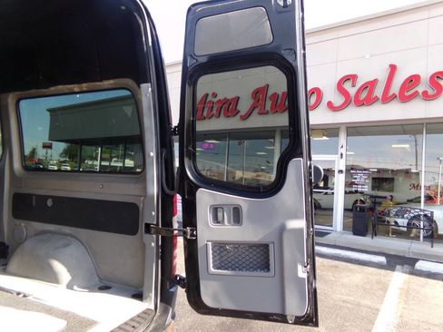 Used 2011 Mercedes-Benz Sprinter 2500 image 30