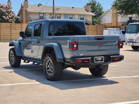 Used 2024 Jeep Gladiator Rubicon AWD/4WD image 2