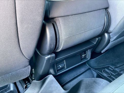 Used 2020 Chevrolet Silverado 1500 Custom w/ Custom Value Package image 33