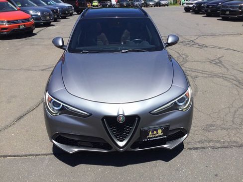 Used 2019 Alfa Romeo Stelvio Ti Sport w/ Quick Order Package 22S Sport AWD/4WD image 5