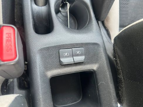 Used 2021 Nissan Versa SV FWD image 11