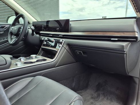 Certified 2026 Genesis GV80 2.5T Advanced AWD/4WD image 10
