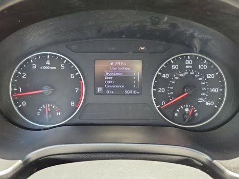 Used 2023 Kia Seltos LX AWD/4WD image 13