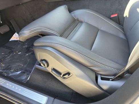 New 2026 Volvo XC90 B6 Ultra image 15