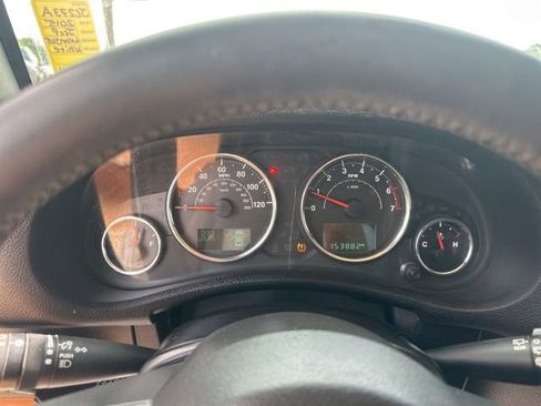 Used 2015 Jeep Wrangler Unlimited Sahara w/ Dual Top Group AWD/4WD image 16