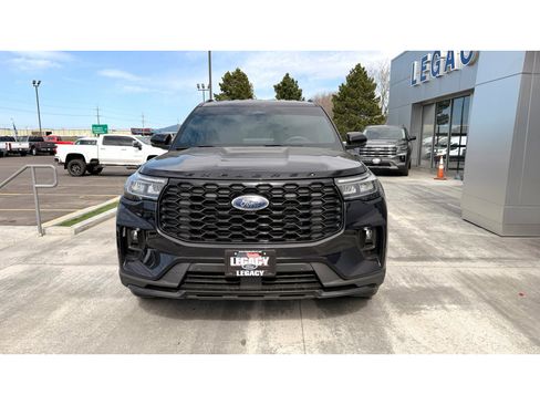 Used 2025 Ford Explorer ST-Line AWD/4WD image 2