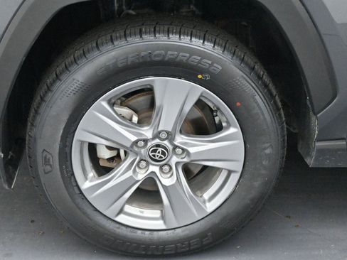 Used 2022 Toyota RAV4 XLE w/ Convenience Package image 39