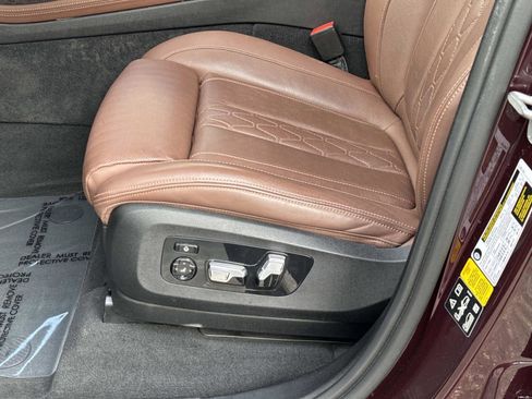 Certified 2023 BMW X7 xDrive40i w/ M Sport Package image 21